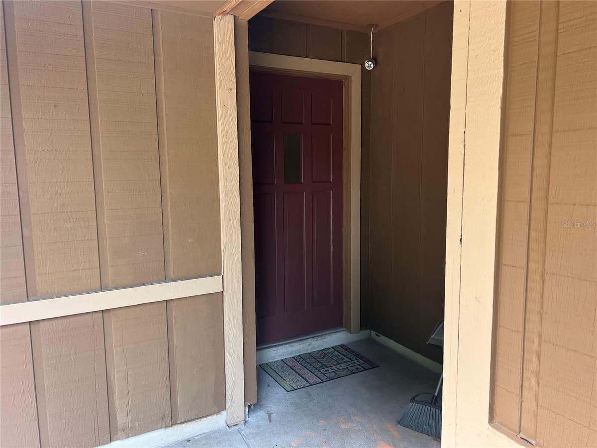 2919 NICHOLAS ROAD — photo 3 of 43