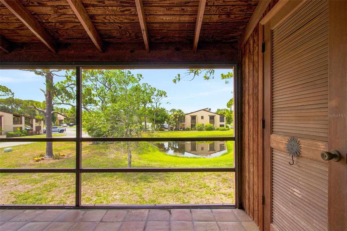 10 QUAILS RUN BOULEVARD — photo 18 of 18