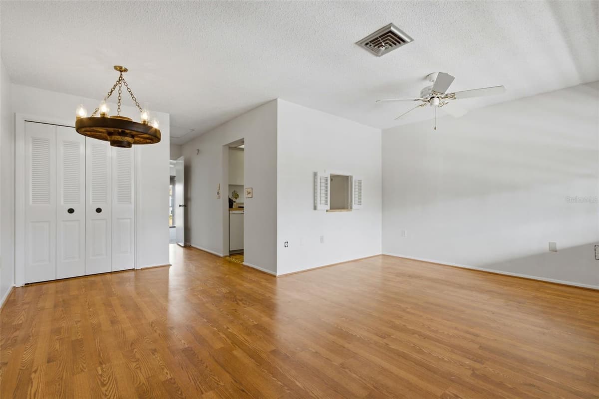 10 QUAILS RUN BOULEVARD — photo 7 of 18
