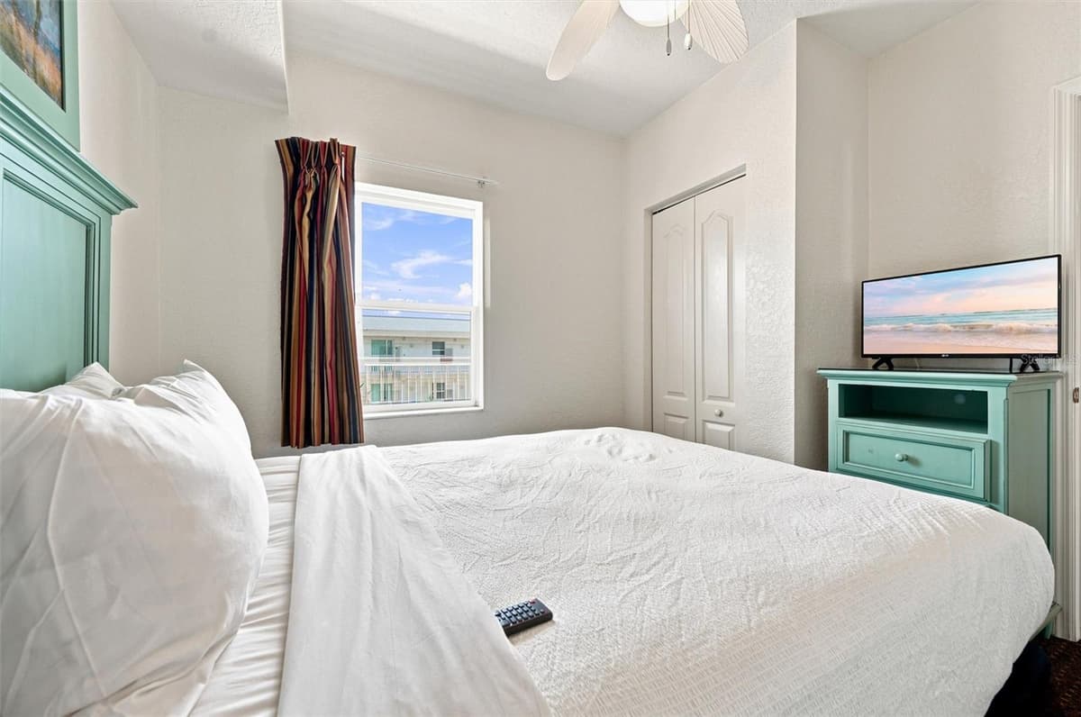 12000 GULF BOULEVARD — photo 45 of 75