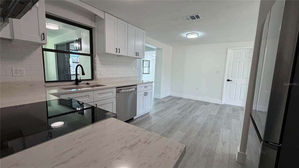 3708 HOLIDAY LAKE DRIVE — photo 10 of 29