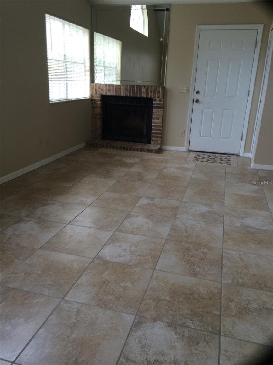 625 GREENCOVE TERRACE — photo 2 of 9
