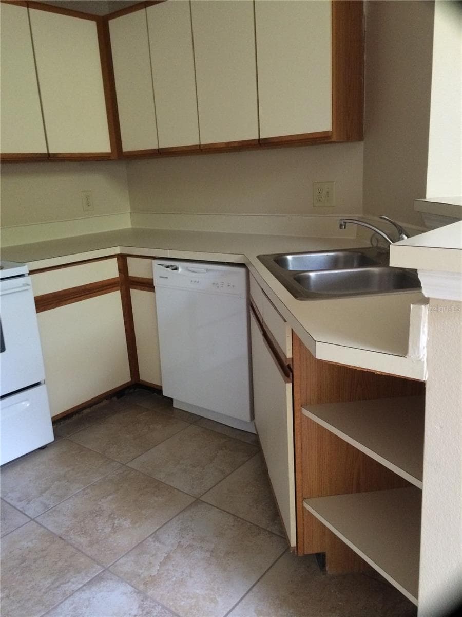 625 GREENCOVE TERRACE — photo 5 of 9
