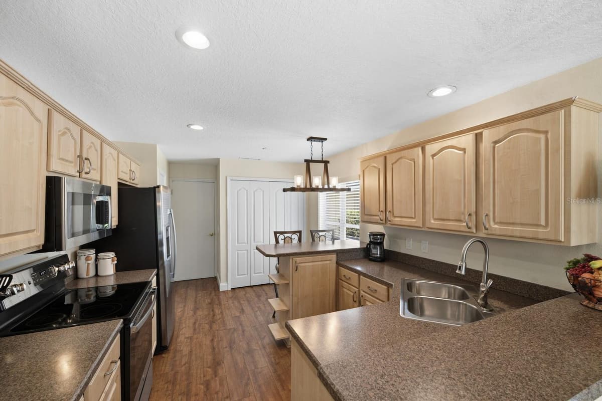 1750 STAFFORD SPRINGS BOULEVARD — photo 9 of 26