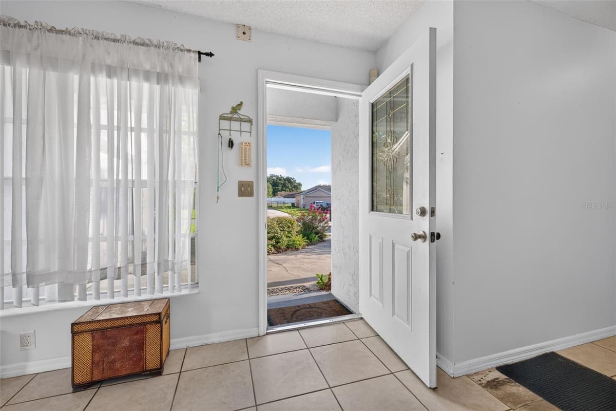 708 WEDGE LANE — photo 4 of 17