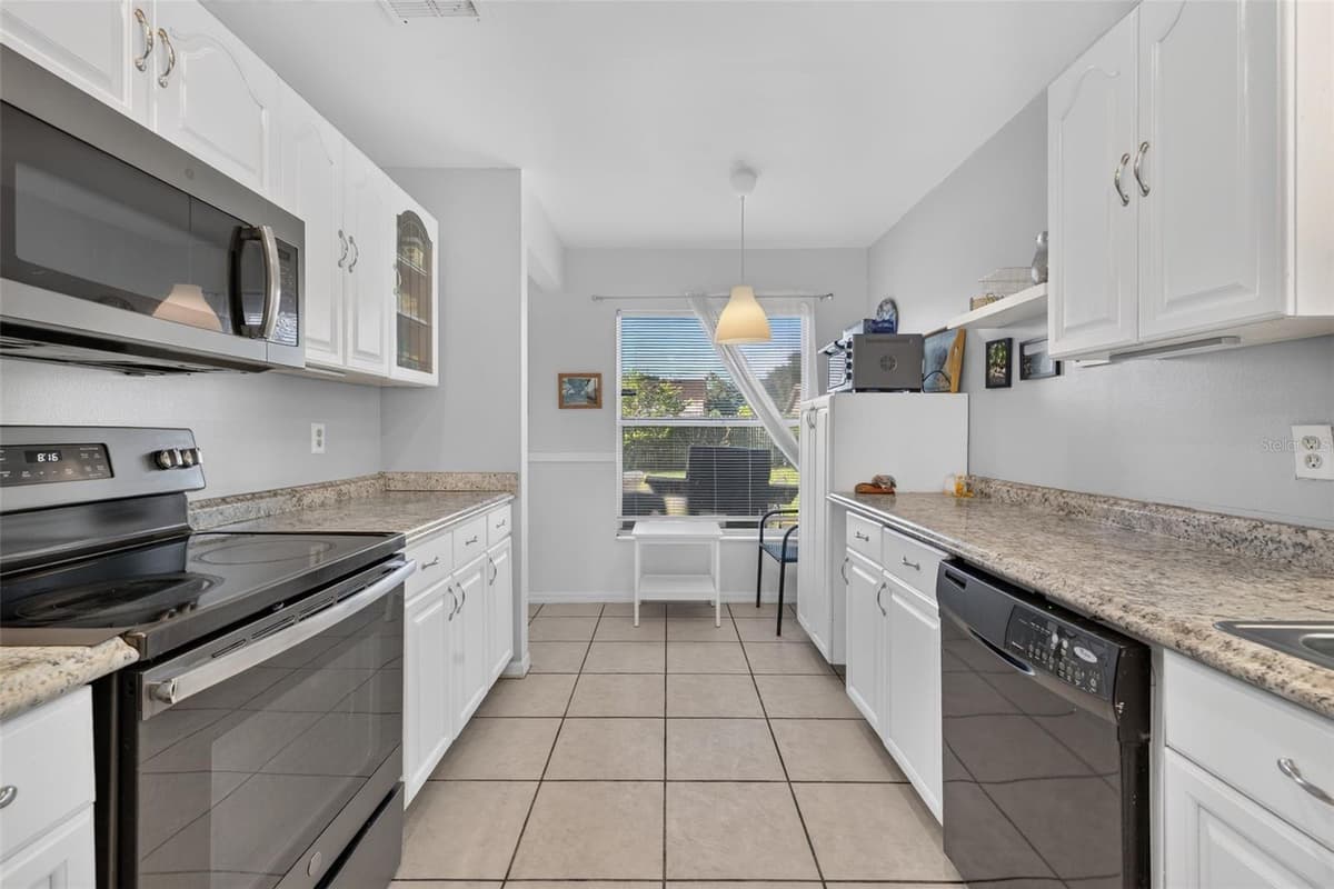 708 WEDGE LANE — photo 11 of 17