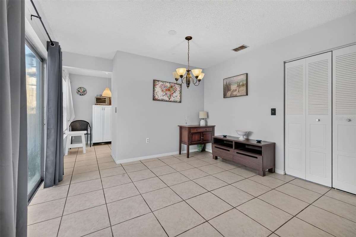 708 WEDGE LANE — photo 8 of 17