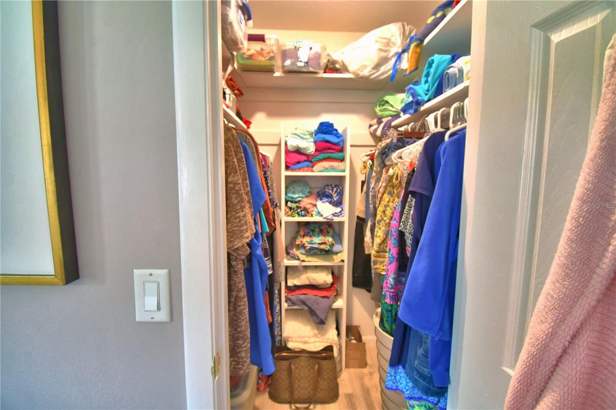 902 CRESTVIEW DRIVE — photo 47 of 73