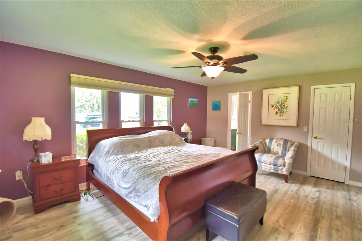 902 CRESTVIEW DRIVE — photo 44 of 73