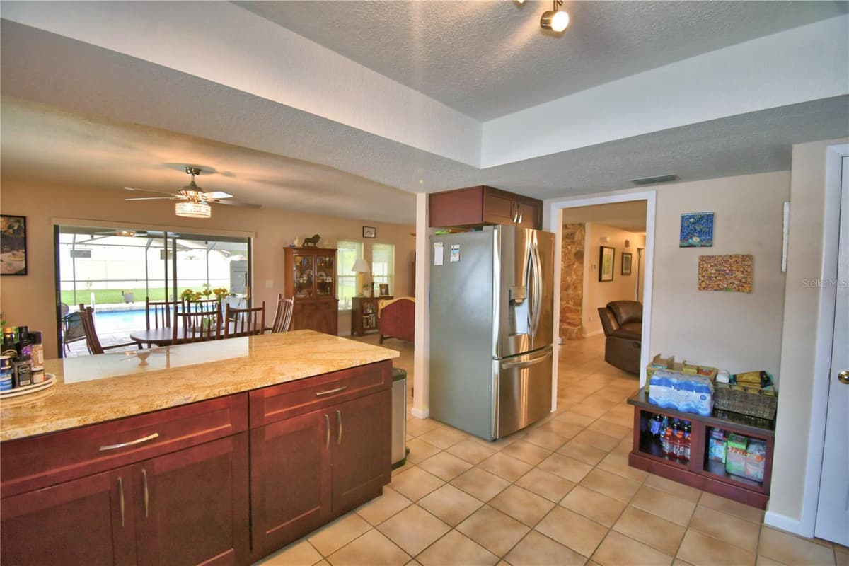 902 CRESTVIEW DRIVE — photo 38 of 73