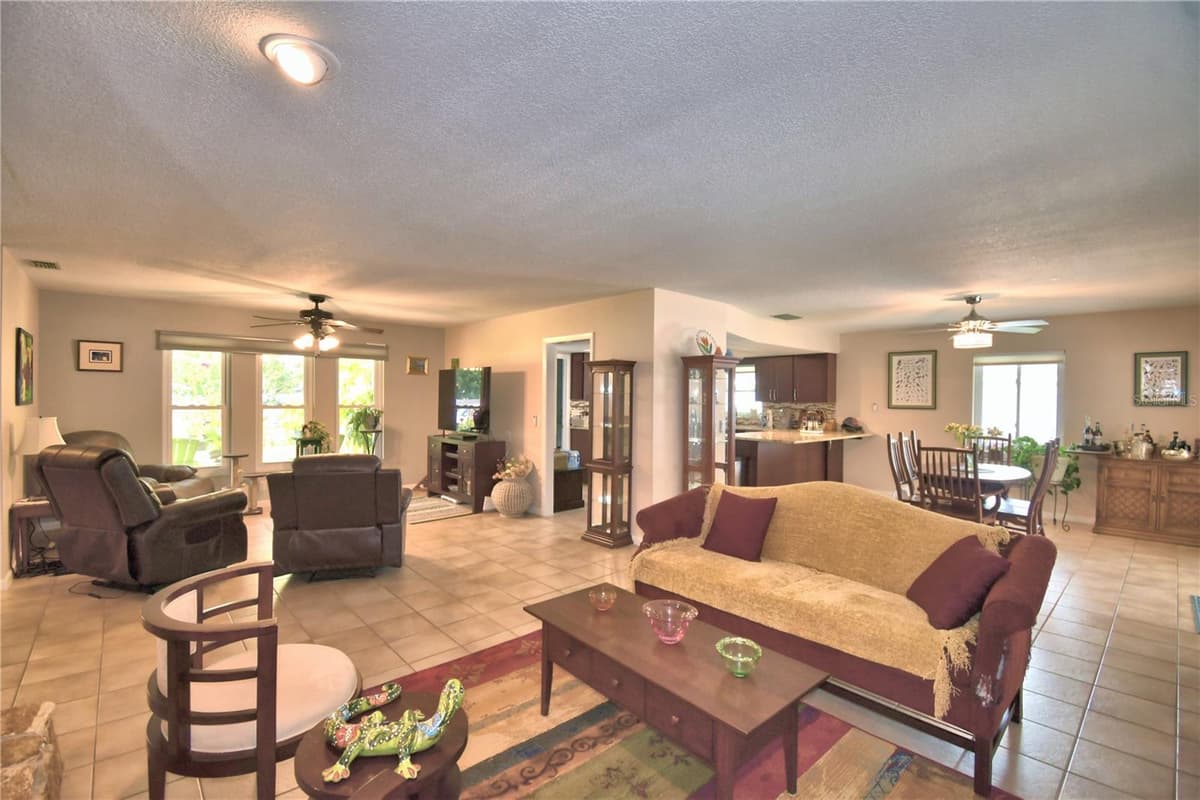902 CRESTVIEW DRIVE — photo 29 of 73