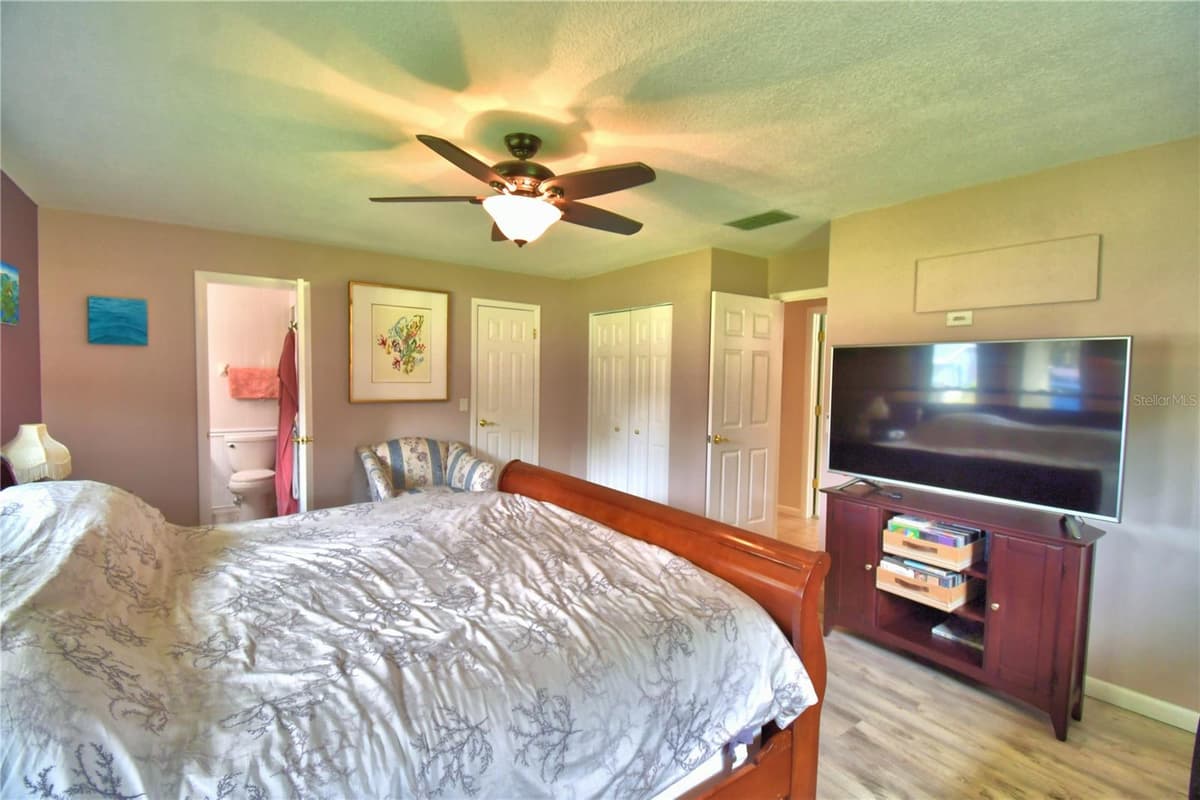 902 CRESTVIEW DRIVE — photo 46 of 73