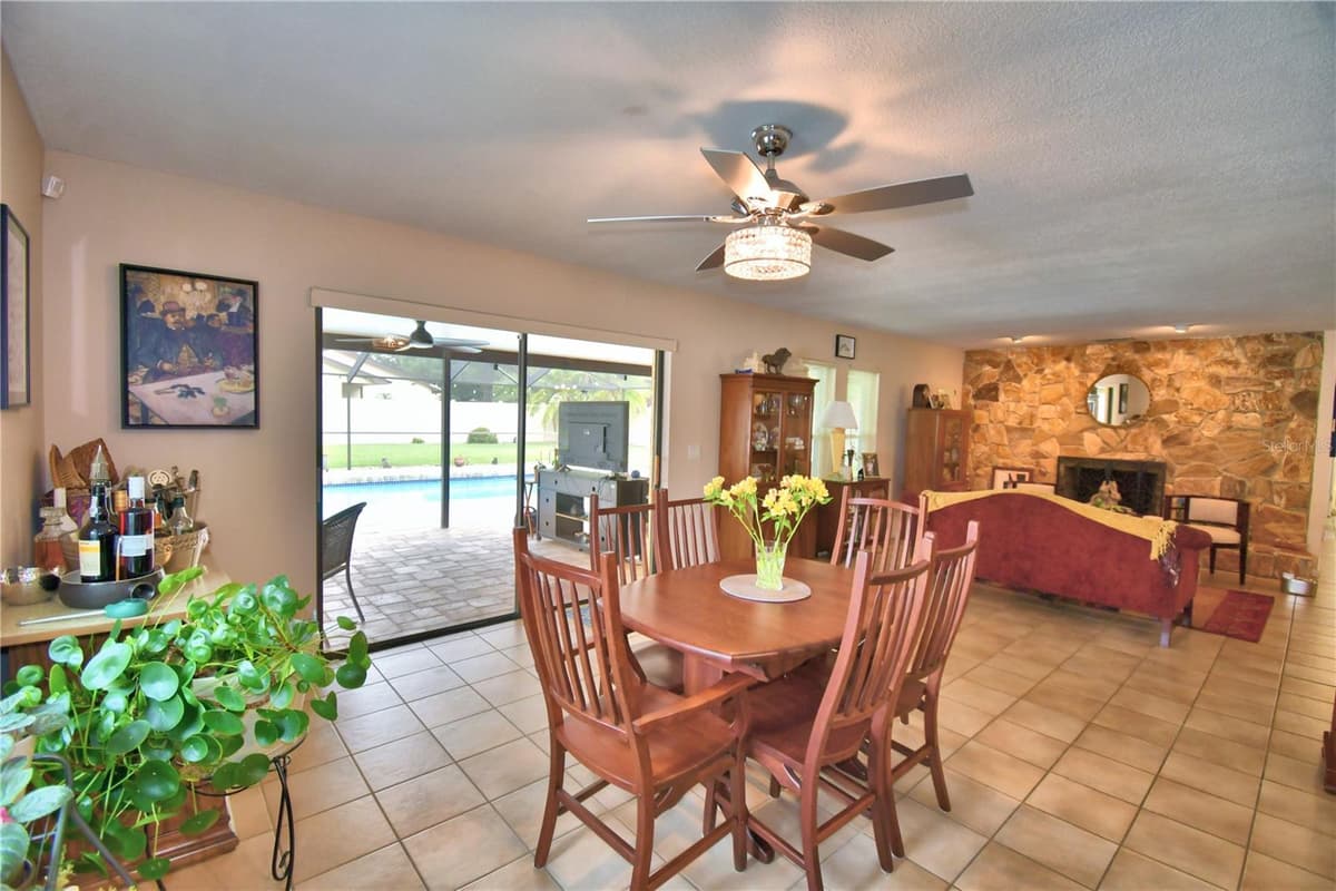 902 CRESTVIEW DRIVE — photo 33 of 73