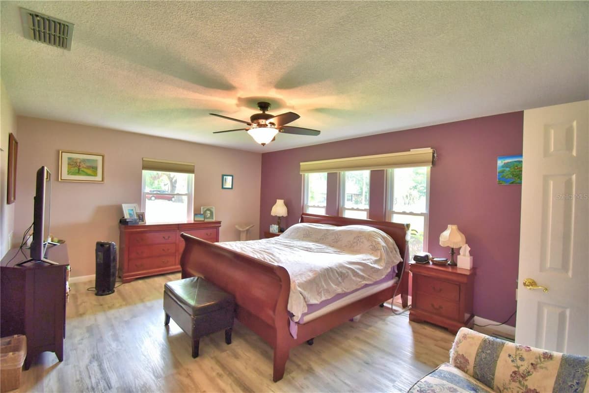 902 CRESTVIEW DRIVE — photo 43 of 73