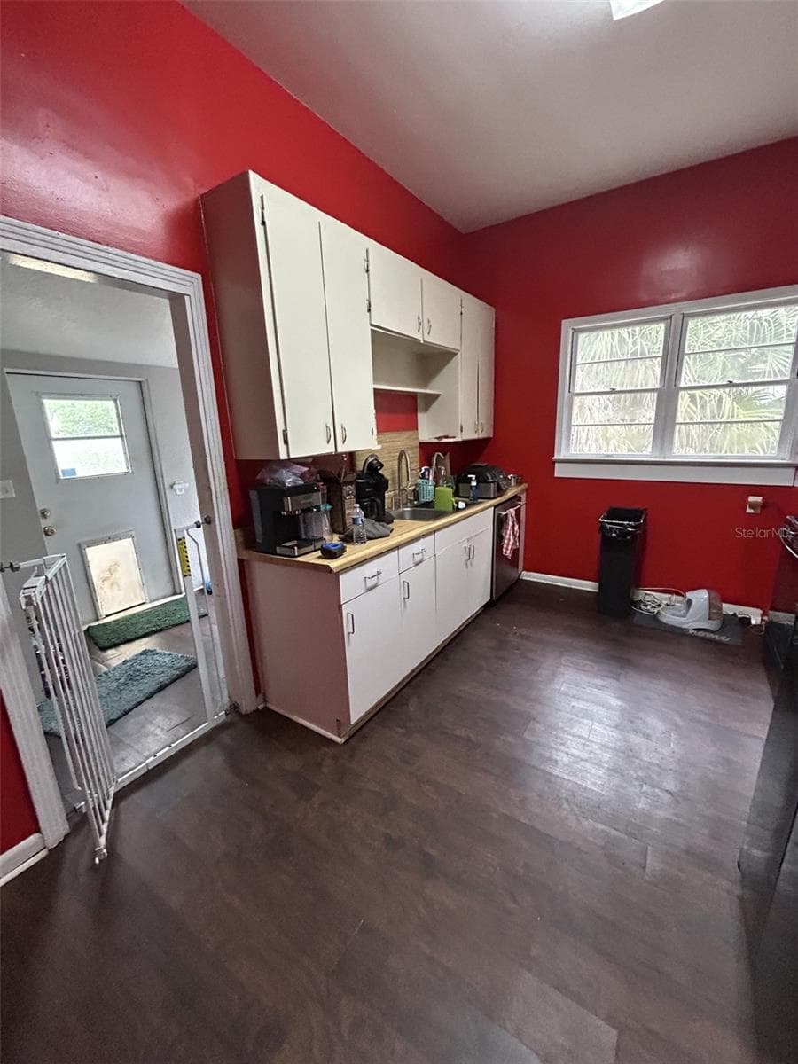 103 WARD AVENUE — photo 16 of 21