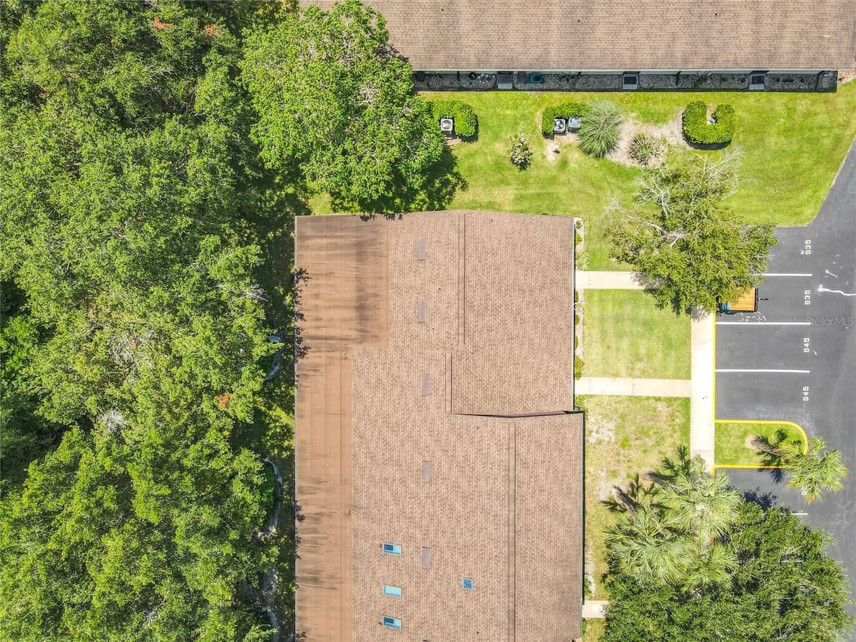 935 EASTRIDGE DRIVE — photo 40 of 45