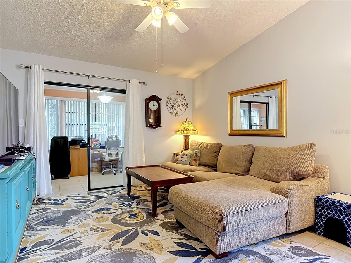 935 EASTRIDGE DRIVE — photo 16 of 45