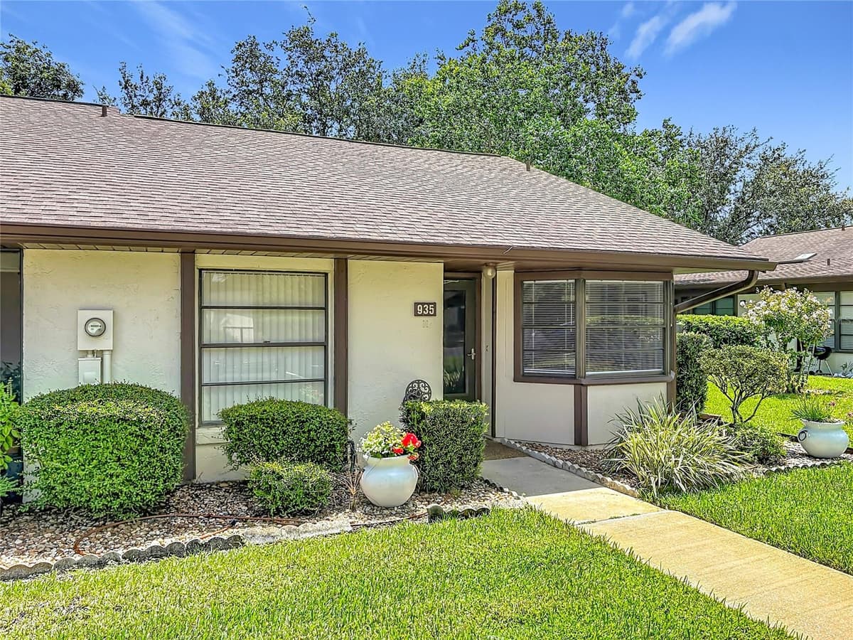935 EASTRIDGE DRIVE — photo 38 of 45