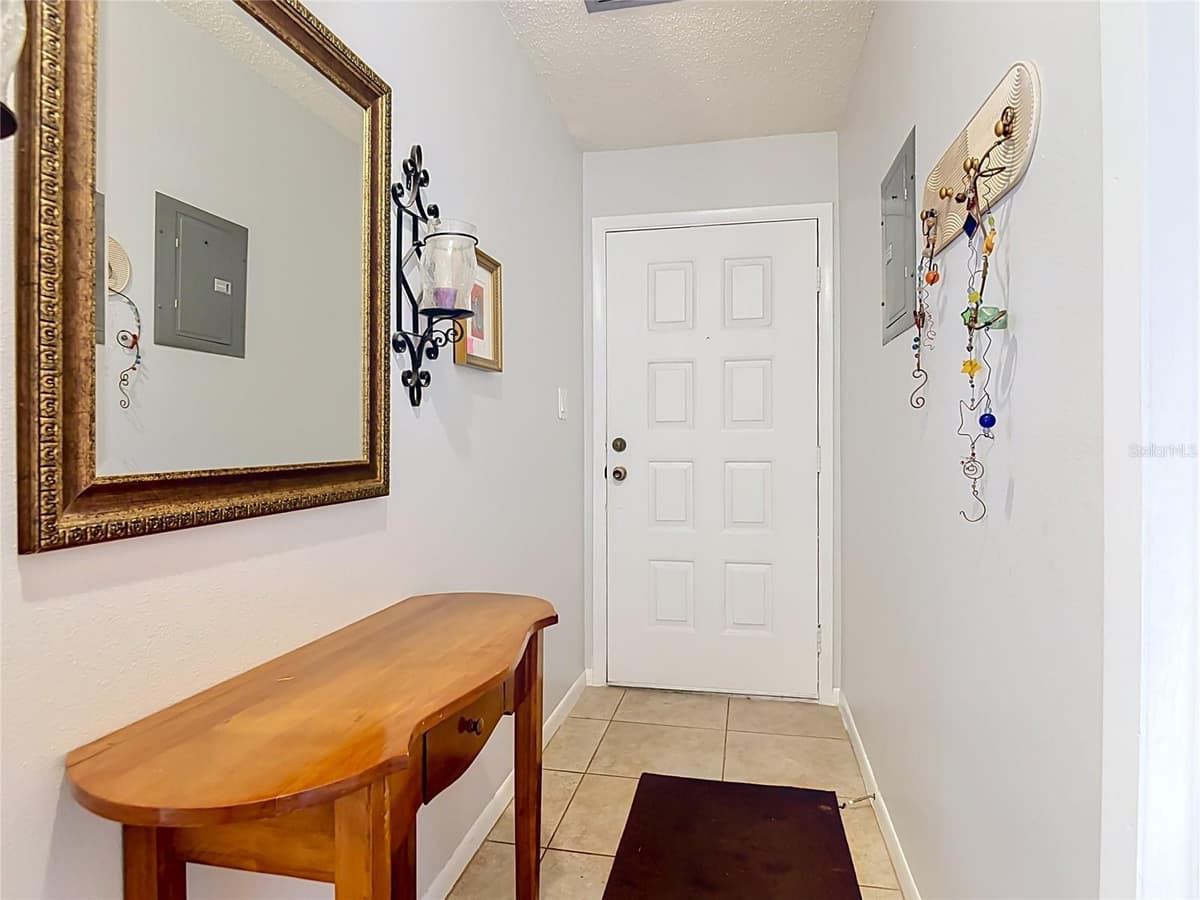 935 EASTRIDGE DRIVE — photo 3 of 45