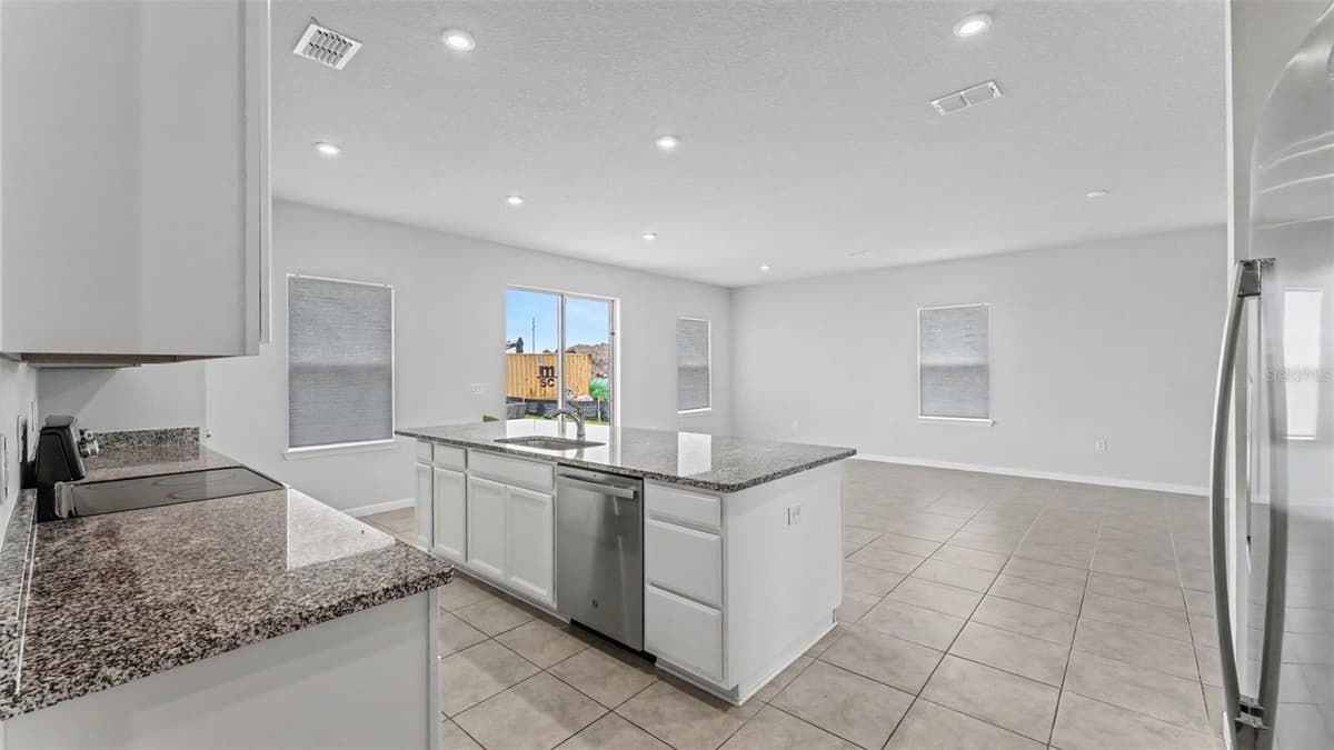 2075 AIREDALE WAY — photo 17 of 50