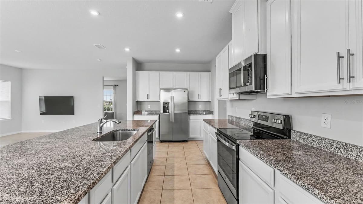 2075 AIREDALE WAY — photo 15 of 50