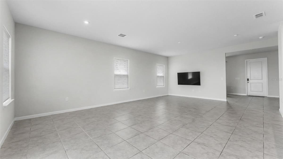 2075 AIREDALE WAY — photo 11 of 50