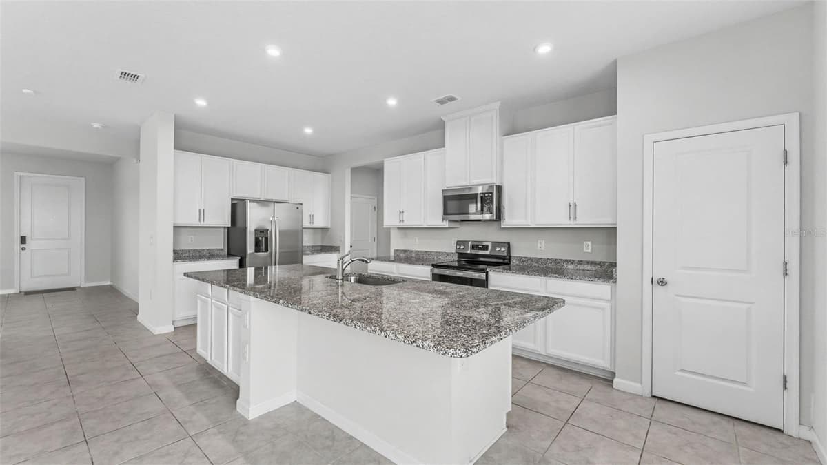 2075 AIREDALE WAY — photo 12 of 50