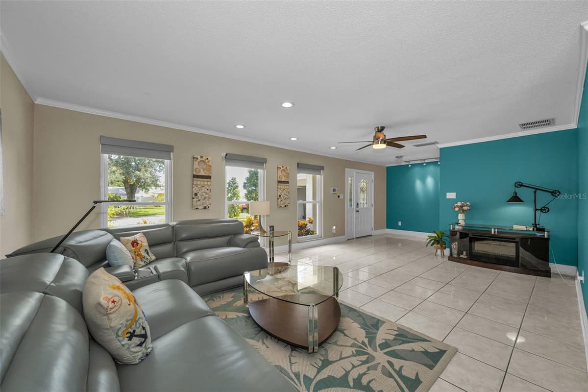 1541 PLEASANT GROVE DRIVE — photo 9 of 36