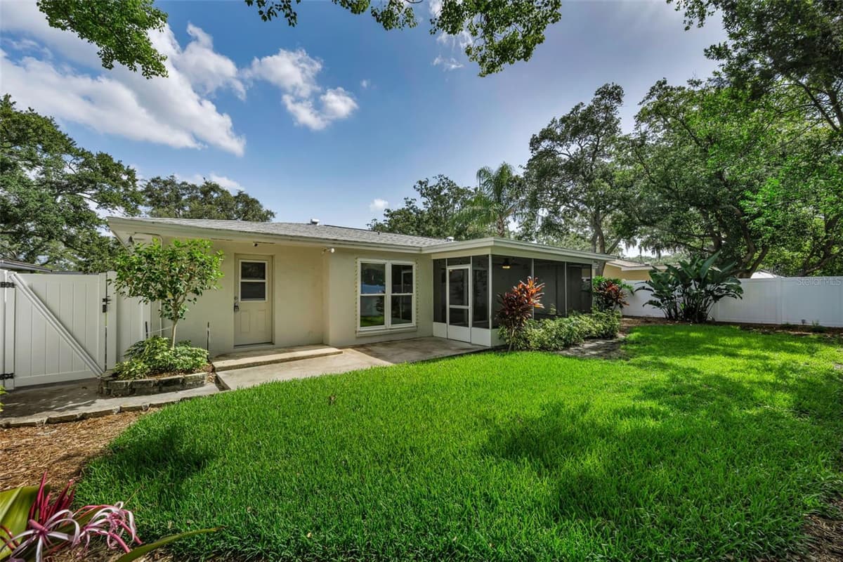 1541 PLEASANT GROVE DRIVE — photo 33 of 36