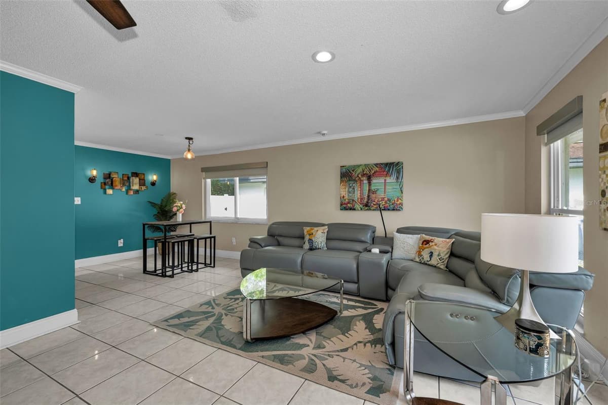1541 PLEASANT GROVE DRIVE — photo 7 of 36