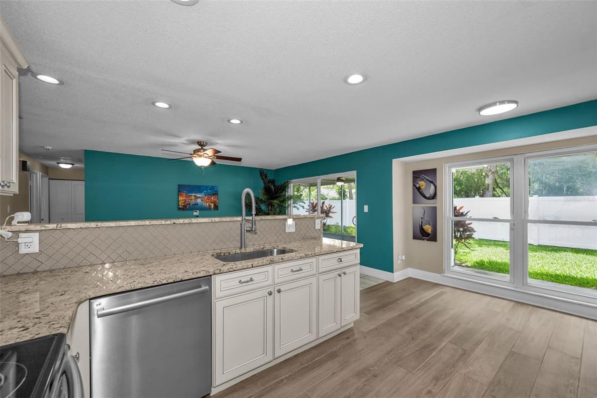 1541 PLEASANT GROVE DRIVE — photo 12 of 36