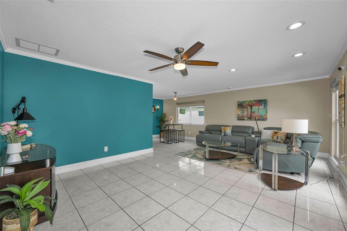 1541 PLEASANT GROVE DRIVE — photo 6 of 36
