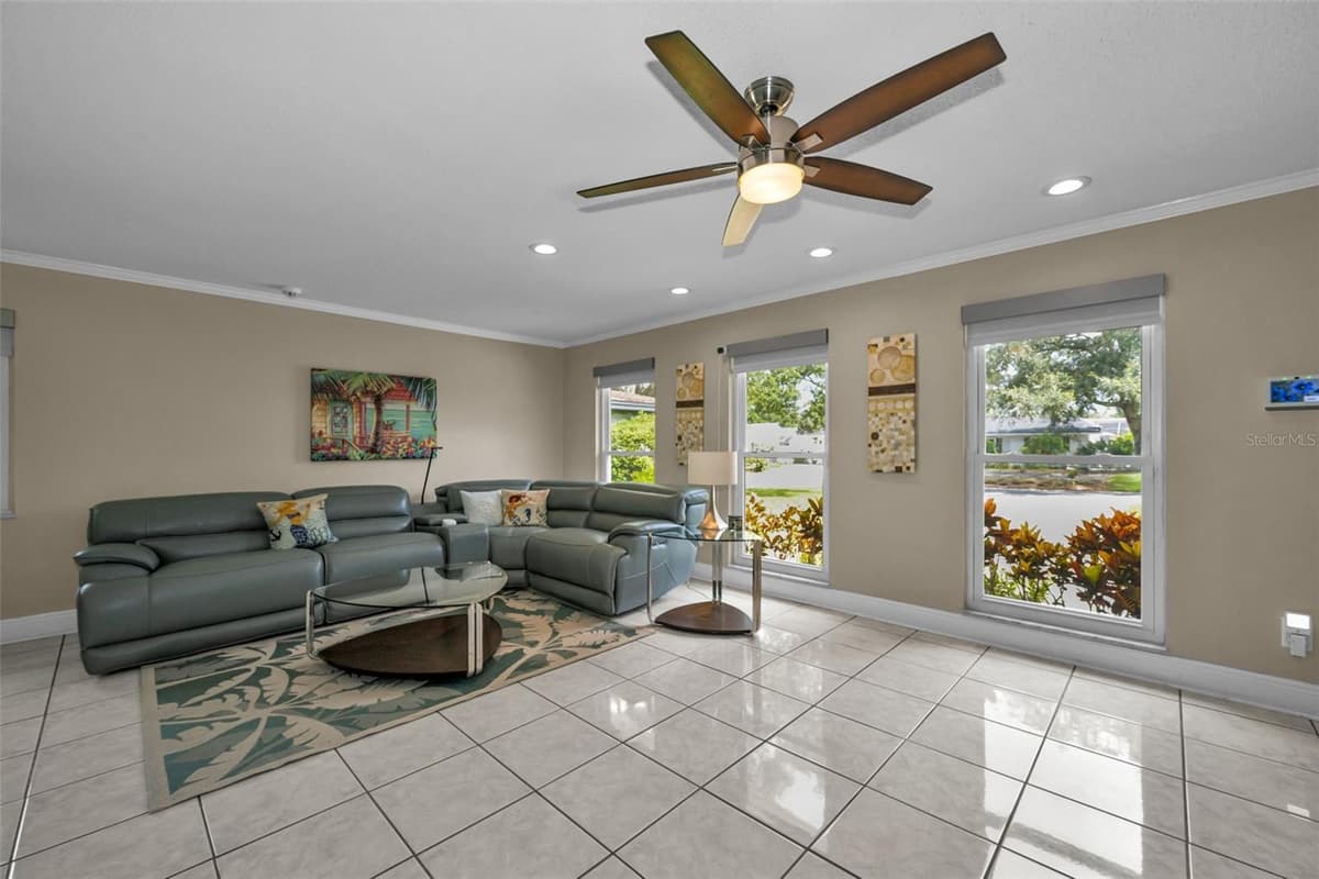 1541 PLEASANT GROVE DRIVE — photo 8 of 36