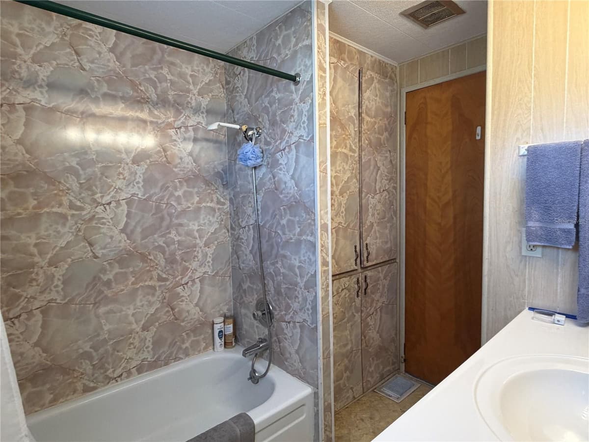 5304 CHERRY HILL AVENUE — photo 18 of 74
