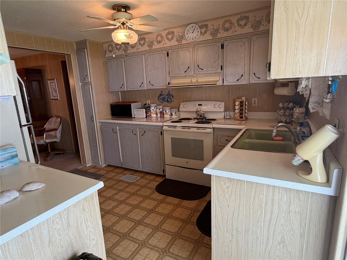 5304 CHERRY HILL AVENUE — photo 9 of 74