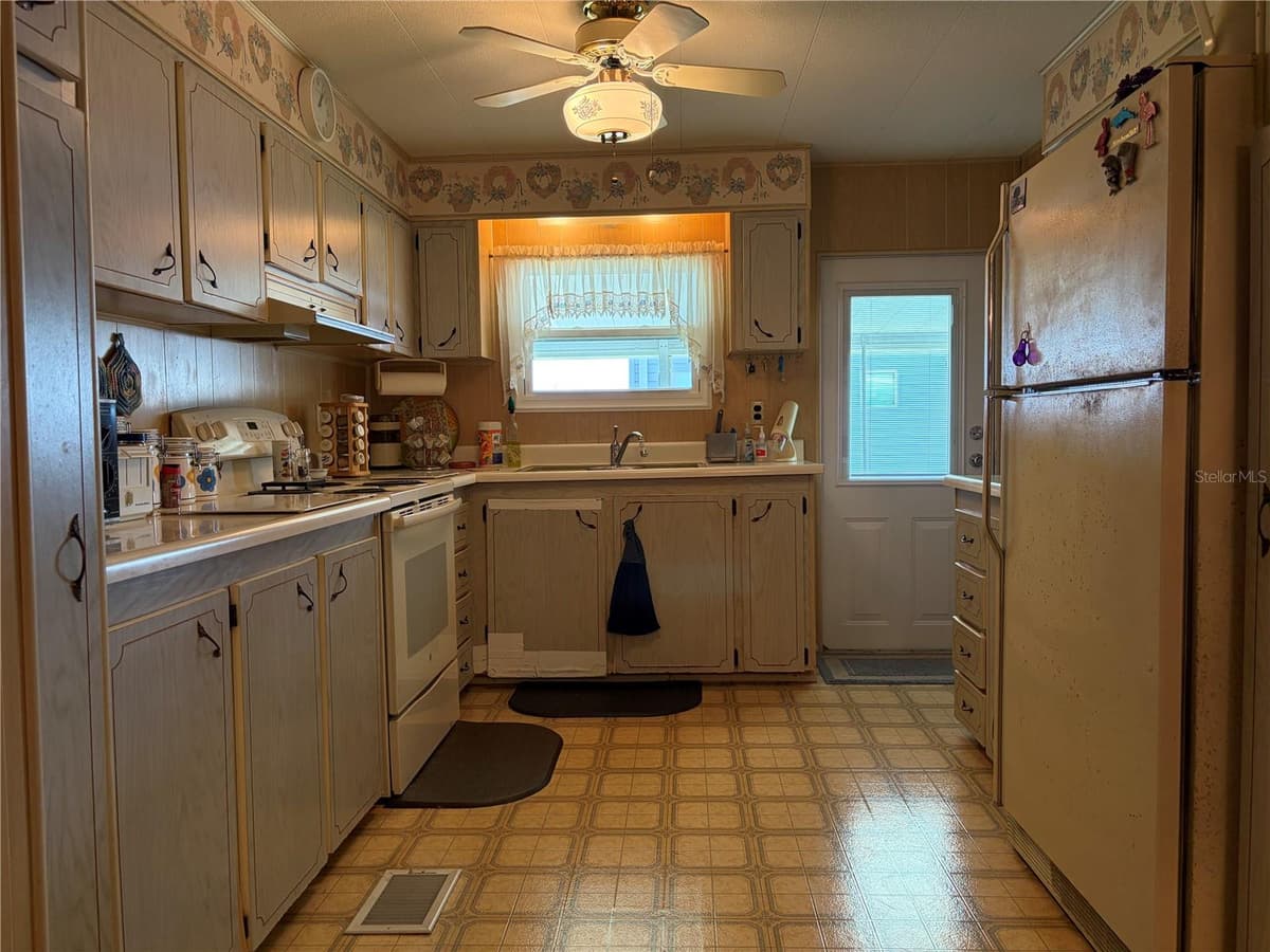 5304 CHERRY HILL AVENUE — photo 12 of 74