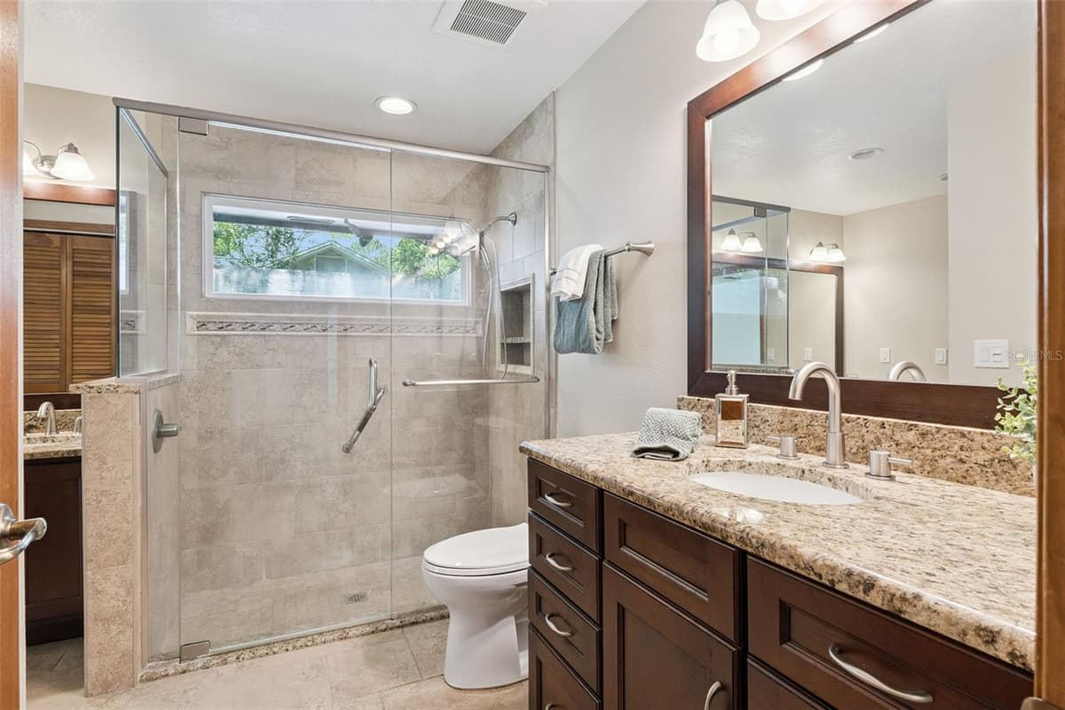 211 HICKORY DRIVE — photo 30 of 71