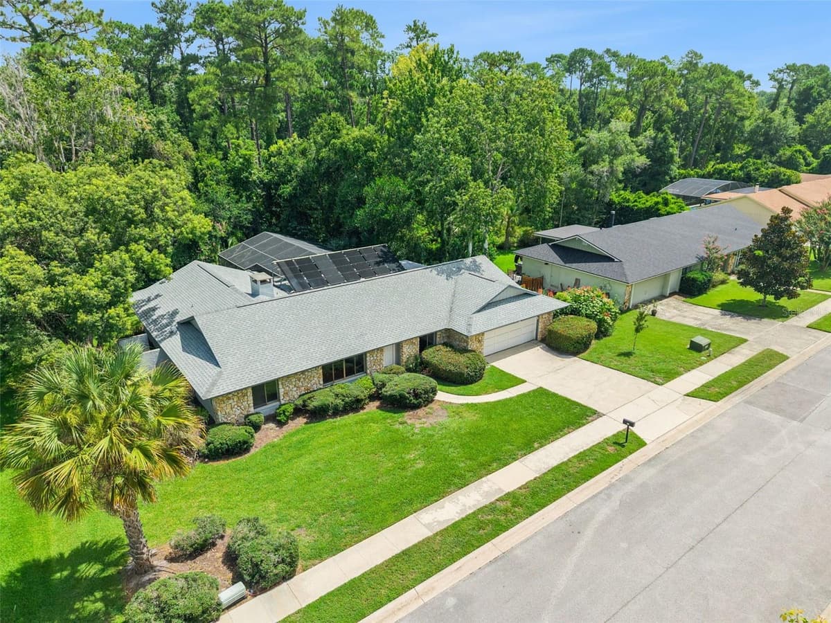 211 HICKORY DRIVE — photo 47 of 71