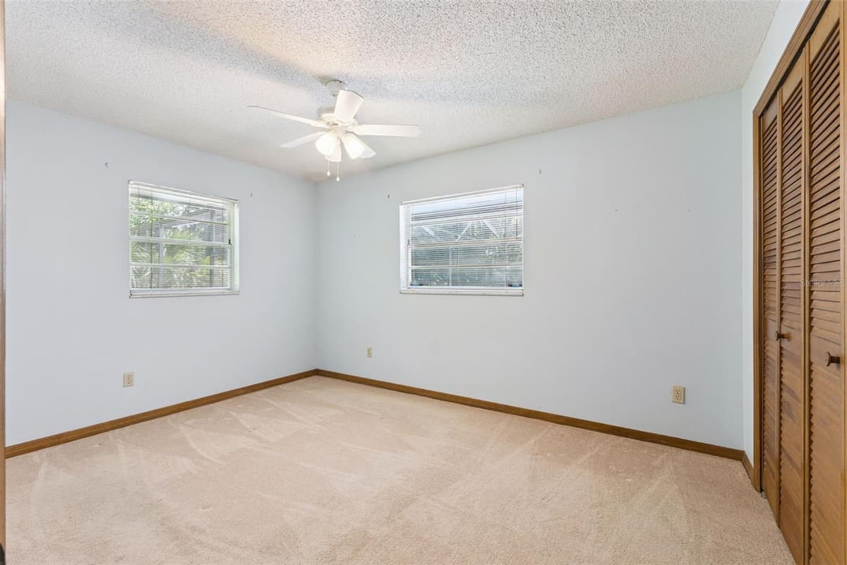 211 HICKORY DRIVE — photo 25 of 71