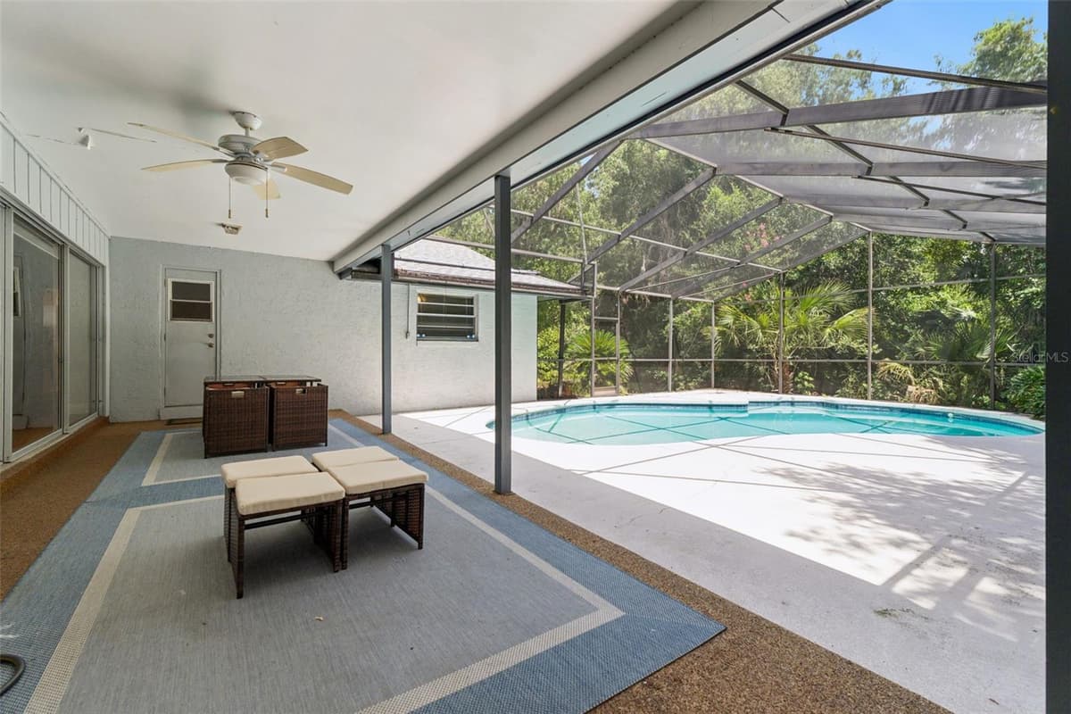 211 HICKORY DRIVE — photo 34 of 71