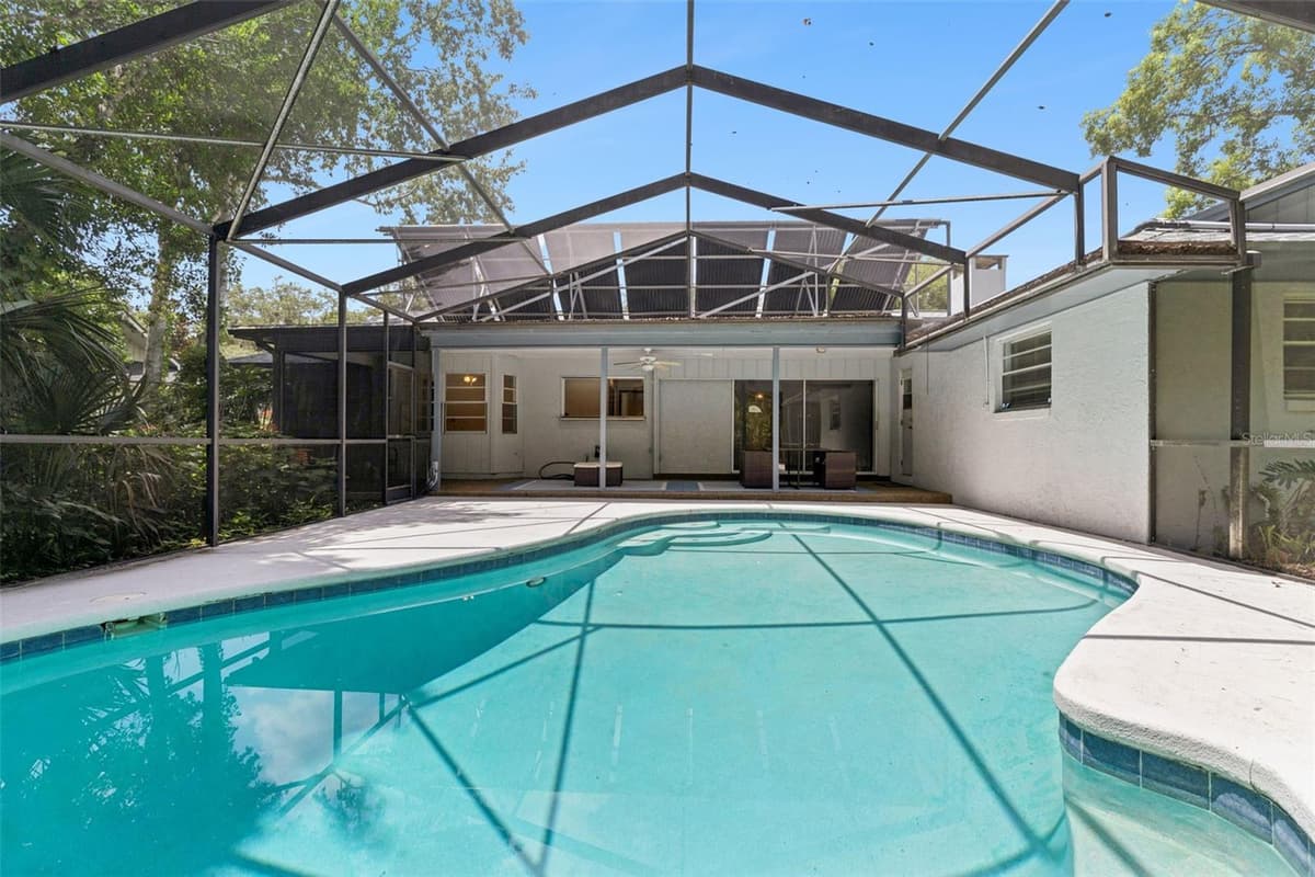 211 HICKORY DRIVE — photo 37 of 71