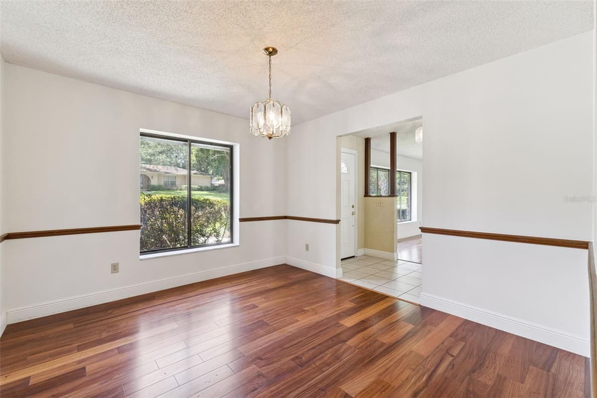 211 HICKORY DRIVE — photo 9 of 71
