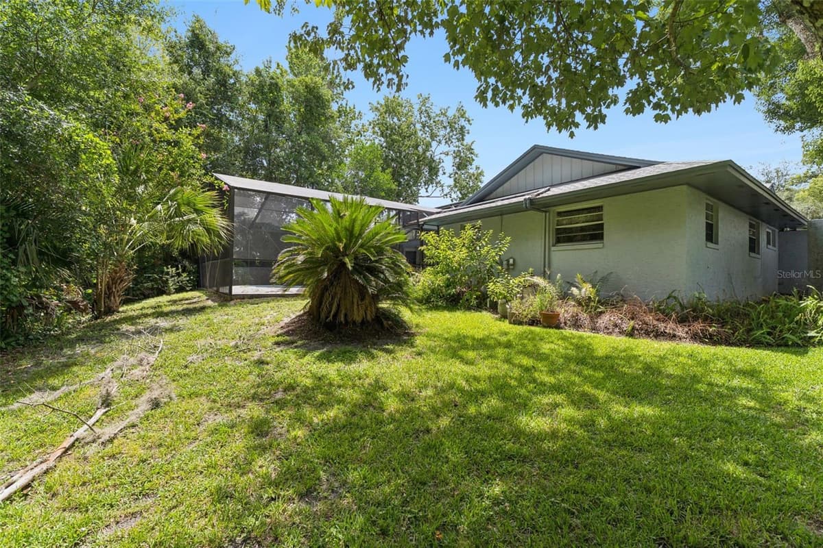 211 HICKORY DRIVE — photo 41 of 71