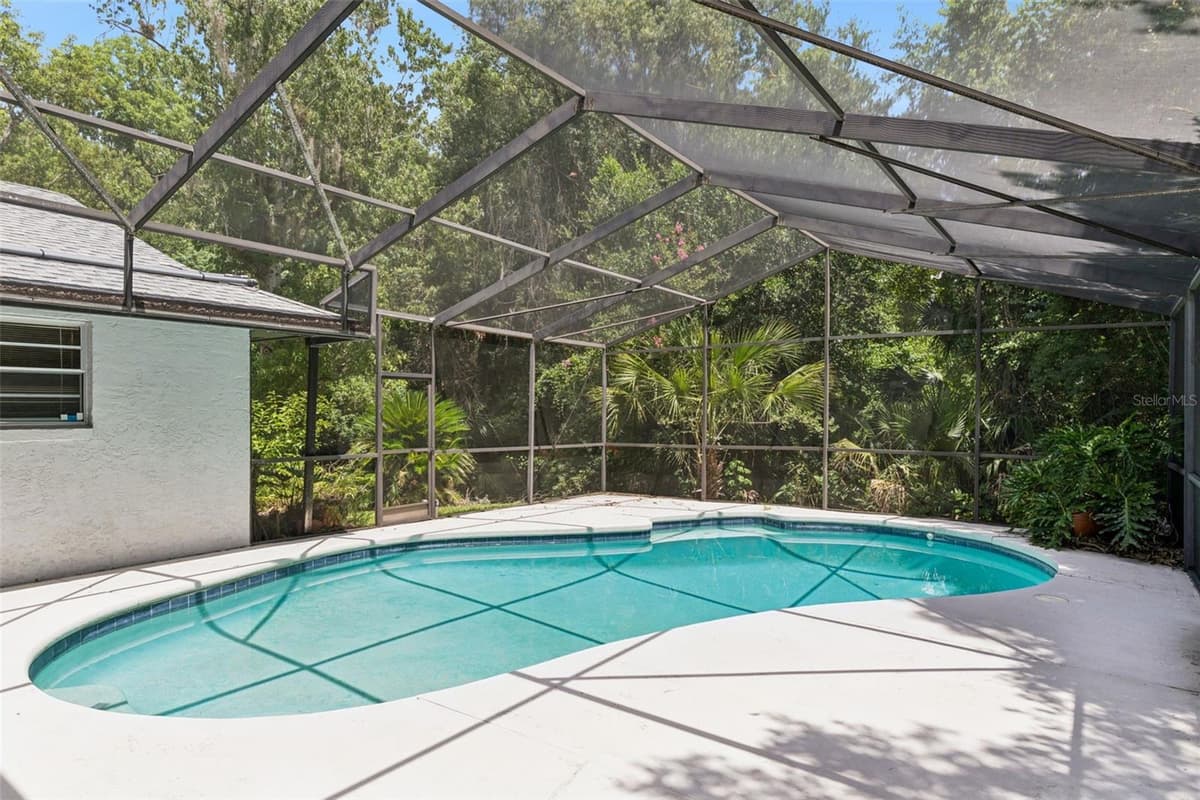 211 HICKORY DRIVE — photo 39 of 71
