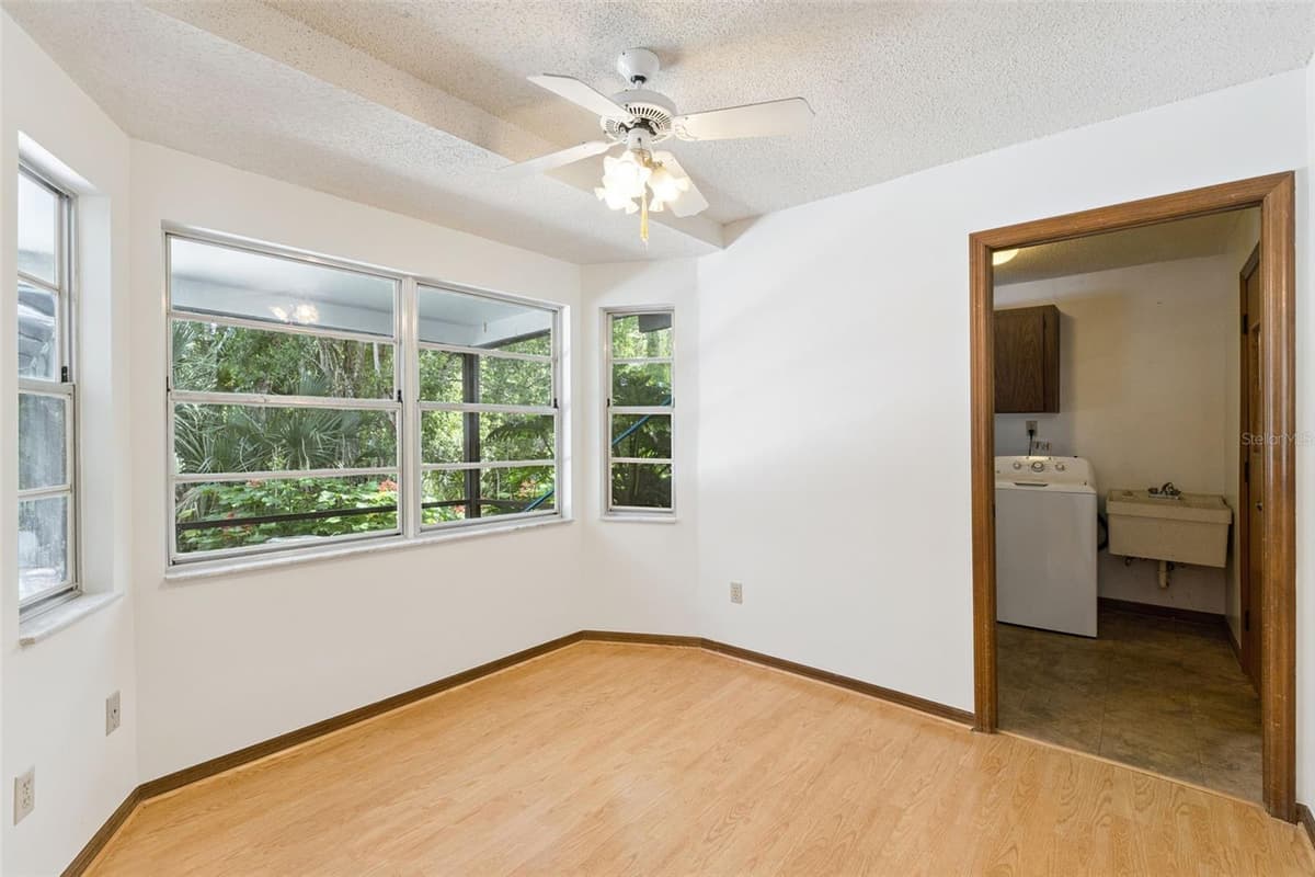 211 HICKORY DRIVE — photo 21 of 71