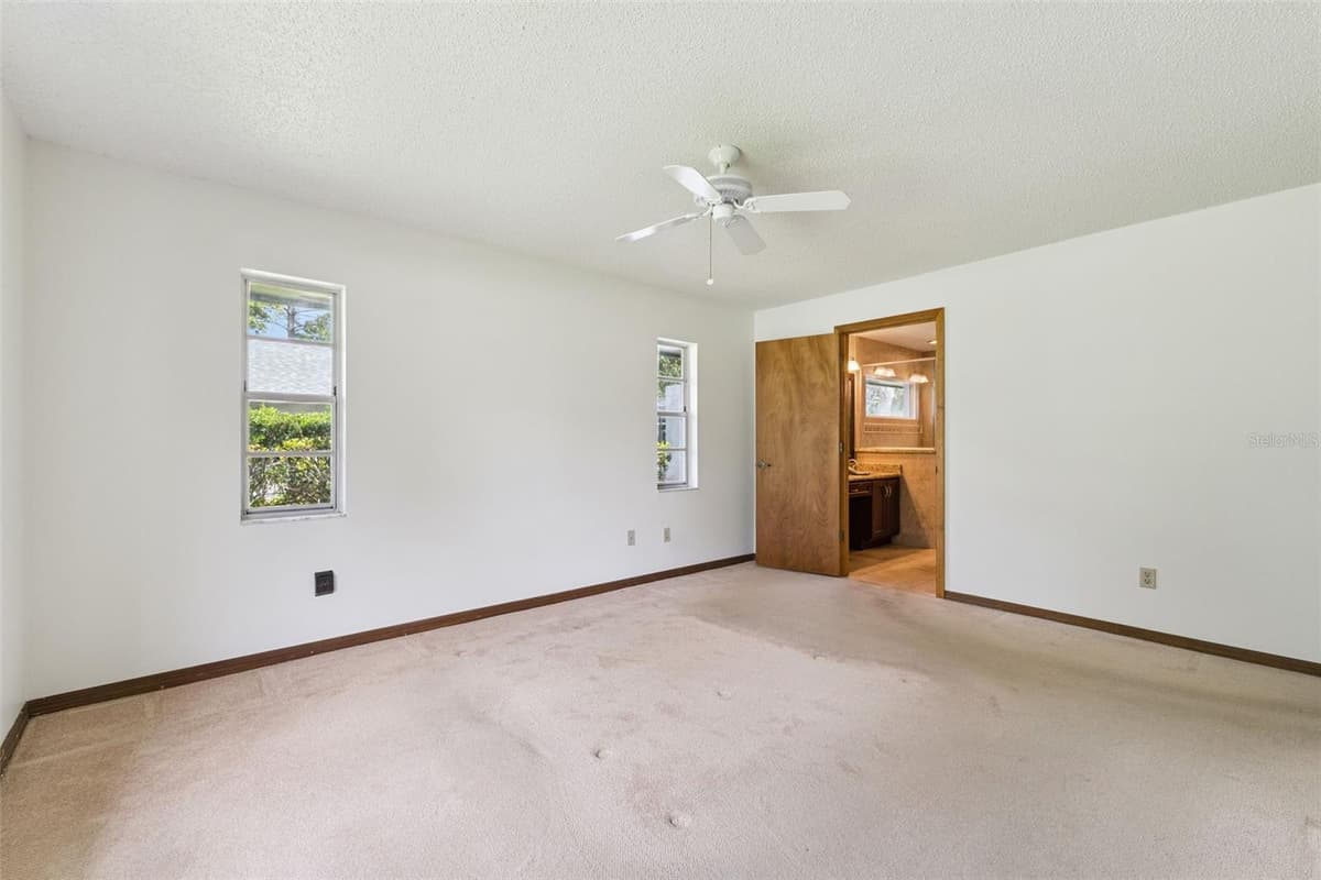 211 HICKORY DRIVE — photo 24 of 71