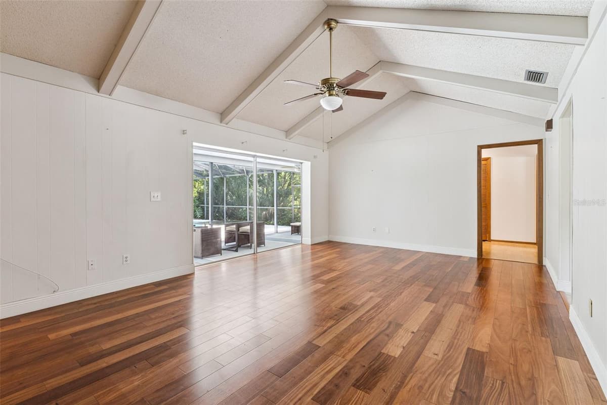 211 HICKORY DRIVE — photo 13 of 71