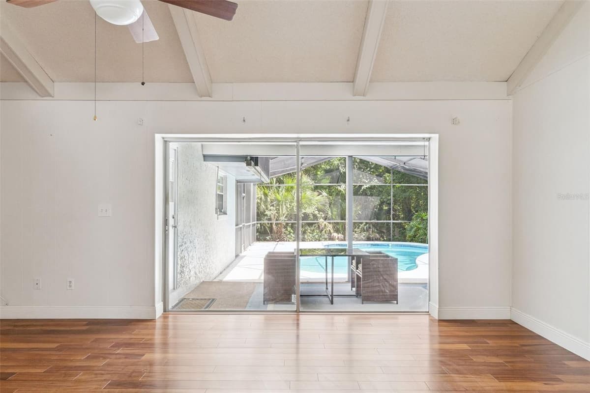 211 HICKORY DRIVE — photo 14 of 71