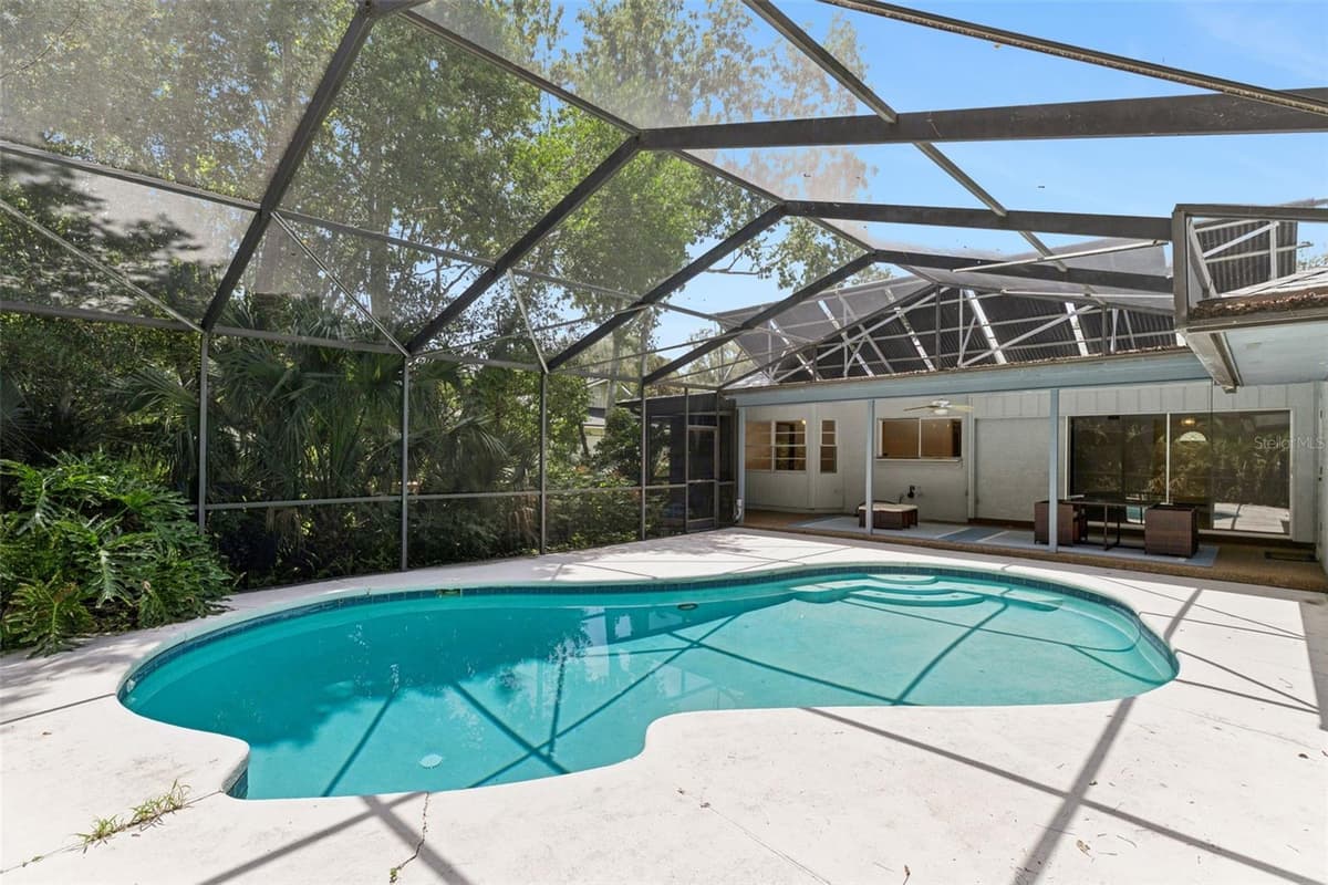 211 HICKORY DRIVE — photo 38 of 71
