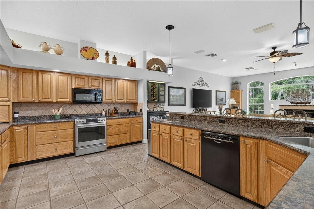 3874 CRESCENT COVE PLACE — photo 10 of 85